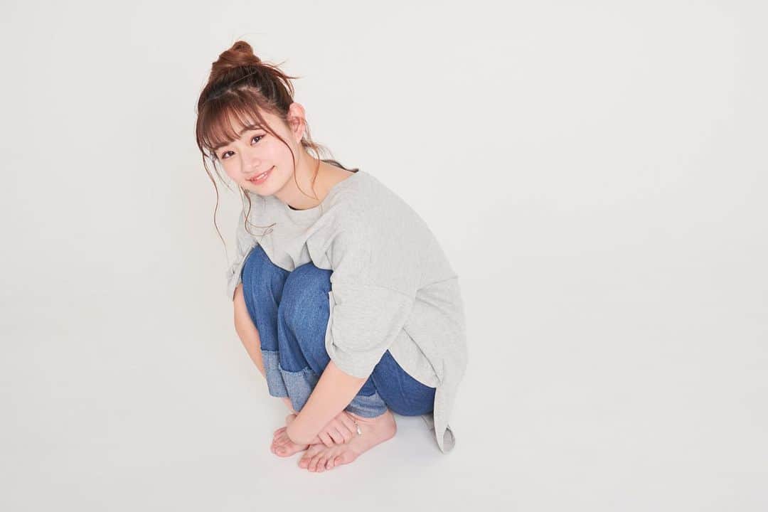 かれんのインスタグラム：「みなさん，たくさんの暖かいコメントやメッセージを頂き， ありがとうございます。 みんなの想いがしっかりと届いてきて，とても嬉しいです。 精神的にキツくなっても，支えられました。  今回の恋愛でたくさんの事を学ぶことができました。 楽しいこと，辛いこと，いろいろなことがあったけど， 決して無駄な時間ではなかったと思ってます。 これからは今まで以上に， 自分のやりたいことを頑張っていきます。 私は何があっても絶対に諦めないので， ついてきてくれると嬉しいです。  これからも，よろしくお願いします‼︎」