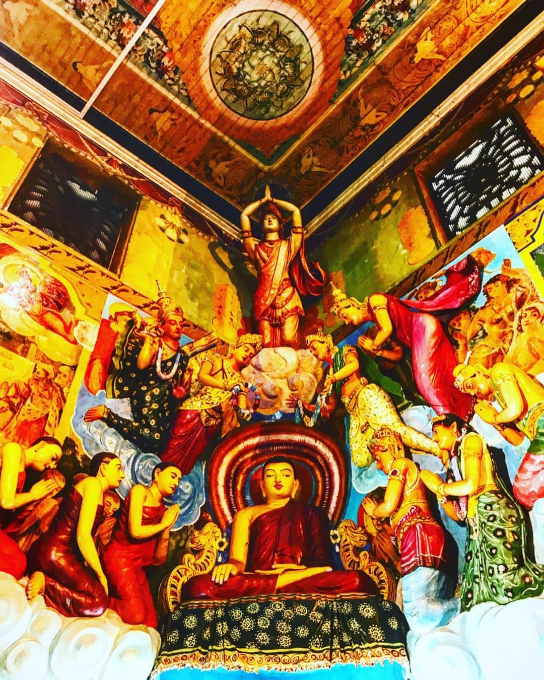藤田慶和さんのインスタグラム写真 - (藤田慶和Instagram)「Sri Lanka🇱🇰オフ旅！ #srilanka #寺院 #大仏 #文化 #ガンガラーマ寺院 #旅 #オフ #スリランカ」10月4日 18時04分 - yoshikazu15