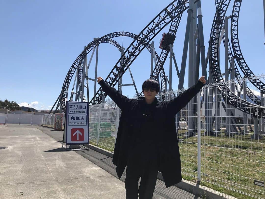 岩岡徹のインスタグラム：「ジェットコースターを颯と克服した時🎢  #明日は群馬」