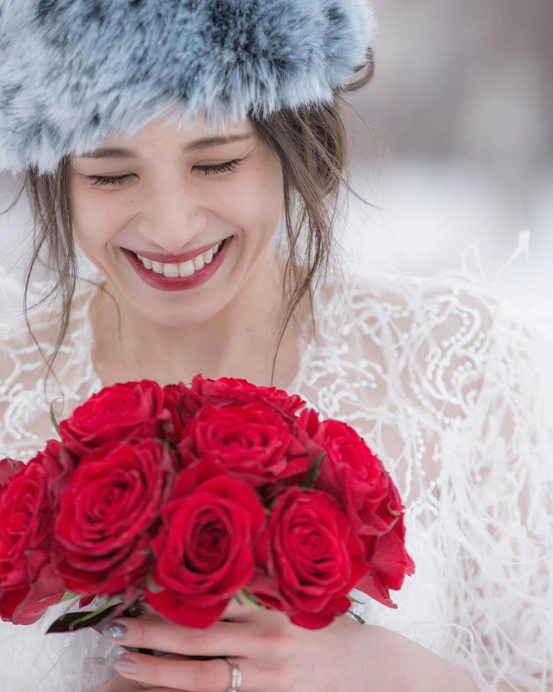 Decollte Wedding Photographyさんのインスタグラム写真 - (Decollte Wedding PhotographyInstagram)「【 北海道 Hokkaido 】Everything was covered in Snow❄️💕﻿ ﻿ Photographer @toshiya_mizuma  Hair & Makeup @yurie.hm_aquaasakusa ﻿  @studiosola_hokkaido  @decollte_weddingphoto﻿ @decollte_weddingstyle﻿ ﻿ ﻿ #japan #Honkaido #weddinginspiration #Weddingphotography #prewedding #weddingphoto #overseasprewedding #japaneseprewedding #japanwedding #landscapephotography #romantic #love #happiness #日本 #北海道 #海外婚紗 #婚紗 #唯美 #신부 #웨딩 #웨딩사진」10月4日 18時19分 - d_weddingphoto_jp