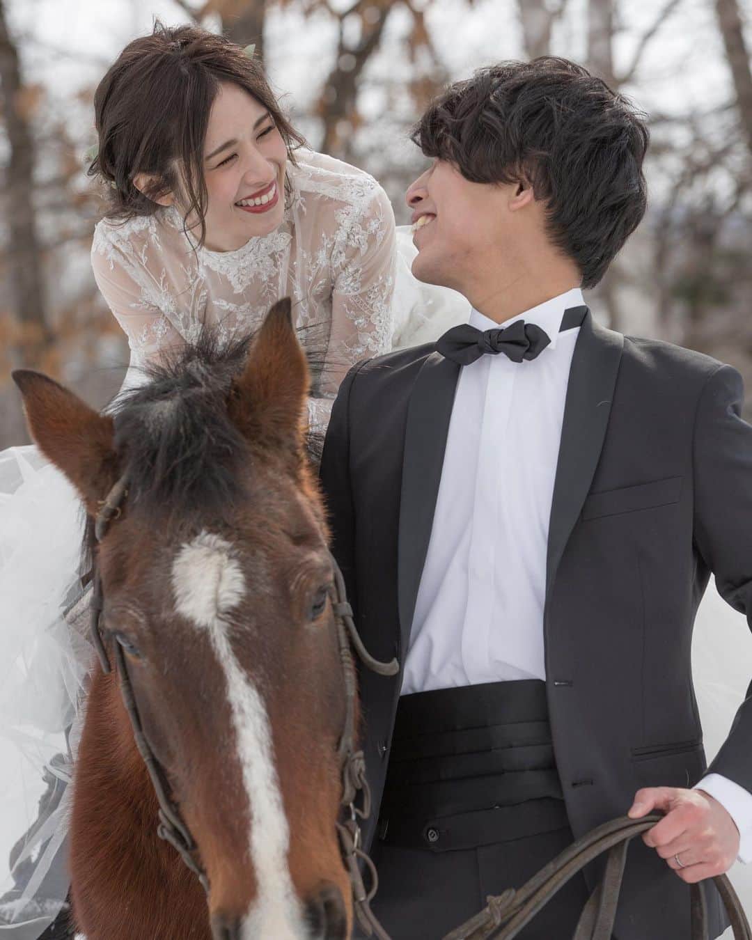 Decollte Wedding Photographyさんのインスタグラム写真 - (Decollte Wedding PhotographyInstagram)「【 北海道 Hokkaido 】Everything was covered in Snow❄️💕﻿ ﻿ Photographer @toshiya_mizuma  Hair & Makeup @yurie.hm_aquaasakusa ﻿  @studiosola_hokkaido  @decollte_weddingphoto﻿ @decollte_weddingstyle﻿ ﻿ ﻿ #japan #Honkaido #weddinginspiration #Weddingphotography #prewedding #weddingphoto #overseasprewedding #japaneseprewedding #japanwedding #landscapephotography #romantic #love #happiness #日本 #北海道 #海外婚紗 #婚紗 #唯美 #신부 #웨딩 #웨딩사진」10月4日 18時19分 - d_weddingphoto_jp
