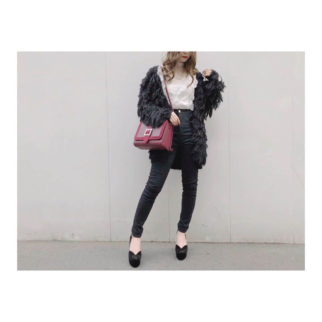 EATMEさんのインスタグラム写真 - (EATMEInstagram)「10.4 update... #EATME #OCTOBER #RE ARRIVAL #ITEM #🌹 カーディガン、コート➡︎10.4再入荷予定 . TOP画面のURLからEATME WEB  STOREをCHECK💁🏻‍♀️ @eatme_japan . ループニットカーディガン（ #CARDIGAN ） ¥12,000（＋tax） COLOR🎨:BLK.PNK.O/WHT SIZE📐:FREE . ステンカラーレディコート（ #COAT ） ¥19,000（＋tax） COLOR🎨:BLK.PPL.BLU SIZE📐:FREE . #EATME_CODE #eatmejapan #イートミー #fetishmode #2019aweatme #VINTAGEAFTERNOONTEA #益若つばさ #tsubasamasuwaka #fashion #japan #tokyo #harajuku #osaka #umeda #原宿 #大阪 #梅田エスト #instagood #like4like」10月4日 18時51分 - eatme_japan