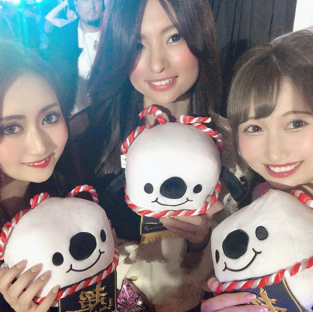結城明日翔さんのインスタグラム写真 - (結城明日翔Instagram)「* 28日は幕張メッセで 超ライブ配信祭開催でした(* ॑꒳ ॑* )⋆* * イチナナベイビーちゃんも ちゃんとお迎えいったよ🥺💗 * この2日間で写真撮ってくださった ライバーさんありがとうございました！！ ぼっちやったからほんまに嬉しかったです😢♥️ * 声かけてくださったリスナーさんも ありがとうございます₍ᐢ o̴̶̷᷄ ̫ o̴̶̷̥᷅ ᐢ₎ * いつか私も表彰台に立てるように これからも頑張ろうと思いました🤲💕 * #超祭　#超ライブ配信祭　#幕張メッセ　#イチナナ　#イチナナライブ　#ライバー　#配信　#配信アプリ　#イチナナベイビー　#ぬいぐるみ　#イチナナライバー  #17live #17liver #event #makuharimesse #instagood」10月4日 19時53分 - yuki_asuka_