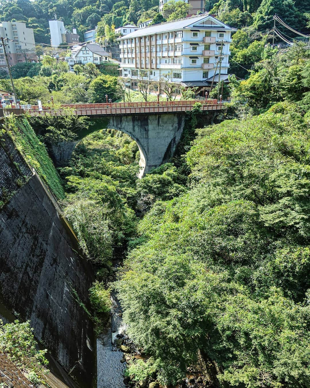 デビッド・ポーコックさんのインスタグラム写真 - (デビッド・ポーコックInstagram)「Asami River. Beppu, Ōita Prefecture.  #japan #river #treehuggersocialclub #shinrinyokukurabu」10月4日 20時27分 - davidpocock