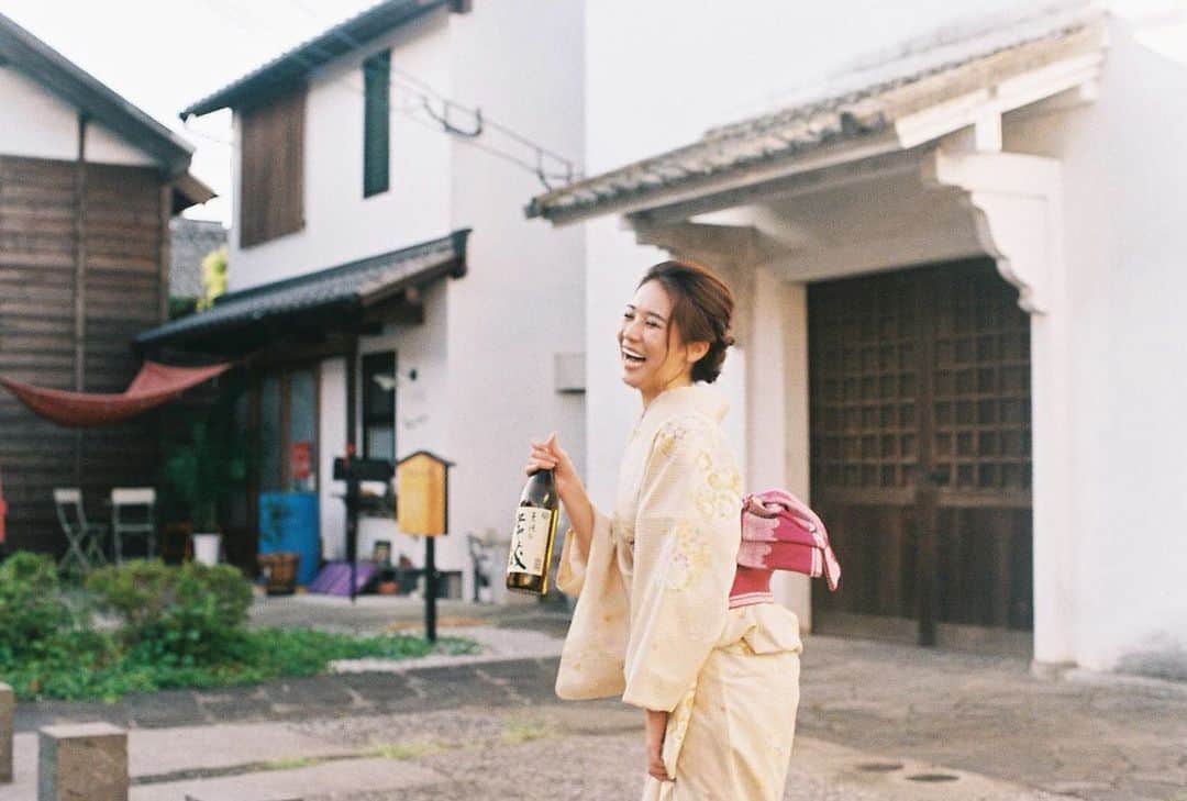 立花サキさんのインスタグラム写真 - (立花サキInstagram)「フィルムカメラ📷 カメラを向けられると直ぐに顔つくっちゃうから…笑 こういう素の写真は特に嬉しい😊  photo by @micaaacim2  ありがとう♡  #大分 #臼杵 #久家の大蔵 #つねぞう」10月4日 20時33分 - tachibanasakichaso