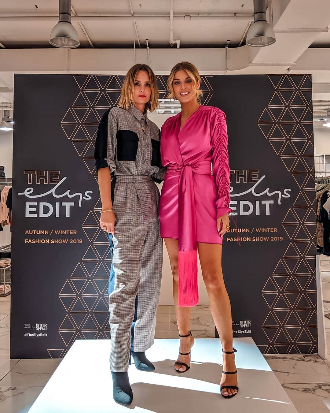 Ashley Jamesさんのインスタグラム写真 - (Ashley JamesInstagram)「I think pink is definitely the best colour. Not sure it made any boys wink though? 👩🏼‍🎨🎨✨ Had such a lovely day yesterday DJing for @elyswimbledon with Char, before eating copious amounts of sushi at the new Yo Kitchen in Westfield, and then heading to the @evening.standard #Power1000 and being surrounded by lots of inspiring and influential people. 🐝✨ Love this outfit, the dress is an ibiza brand called @osereeswimwear, and my bag and shoes are @sophiawebster. ✨」10月4日 20時54分 - ashleylouisejames