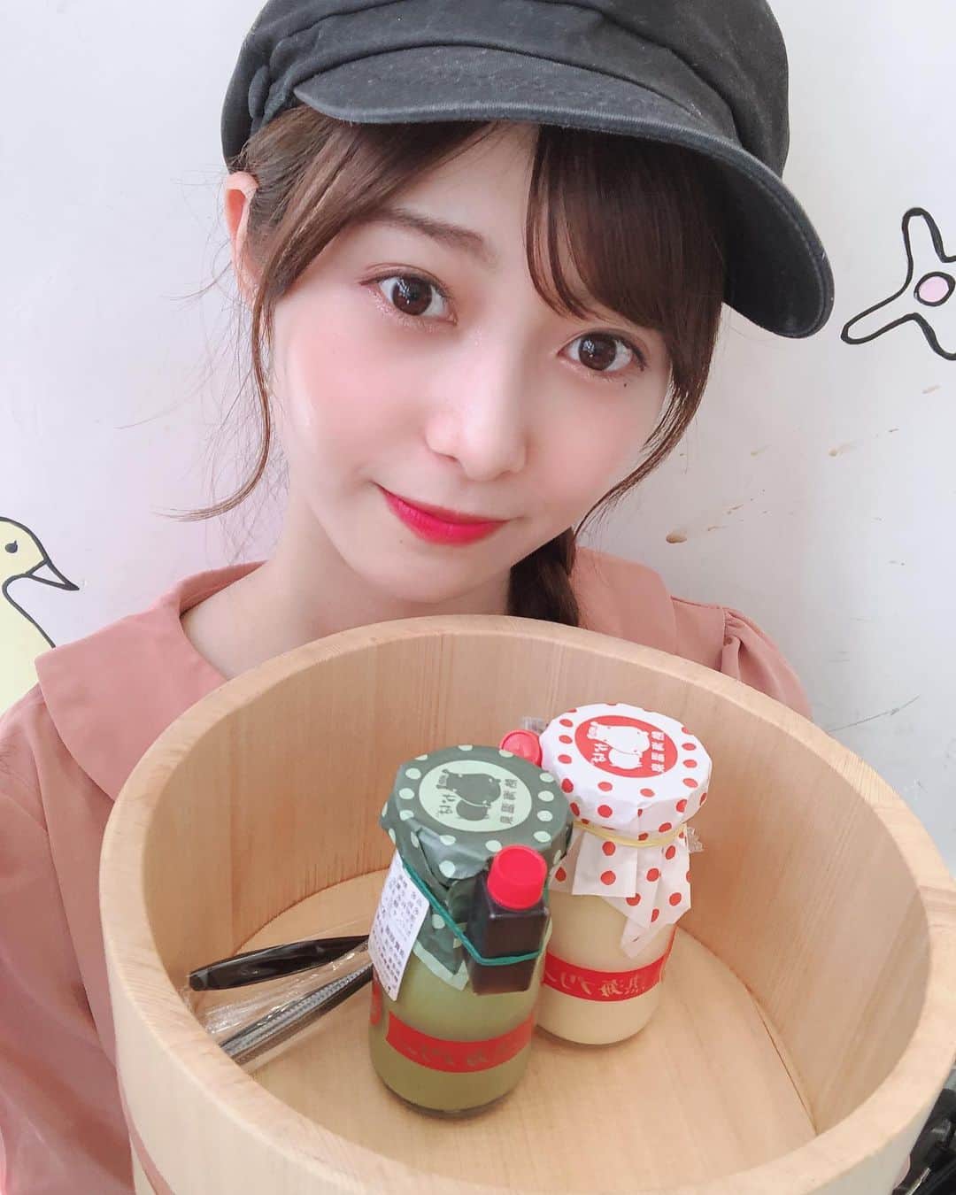 松川星さんのインスタグラム写真 - (松川星Instagram)「この前のお休みの日 ひなと熱海に行ったよ〜︎︎︎︎︎☺︎ プリン屋さん！並んだけど抹茶の味が上品でとってもおいしかった〜︎︎︎︎︎☺︎」10月4日 21時09分 - akarin__rin