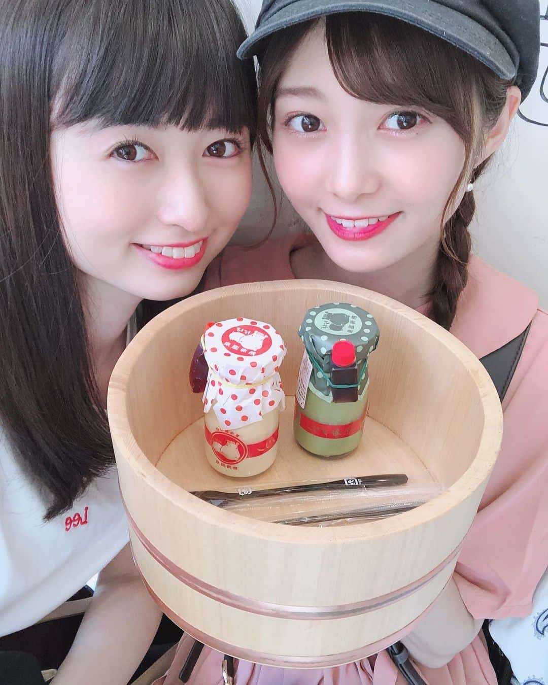 松川星さんのインスタグラム写真 - (松川星Instagram)「この前のお休みの日 ひなと熱海に行ったよ〜︎︎︎︎︎☺︎ プリン屋さん！並んだけど抹茶の味が上品でとってもおいしかった〜︎︎︎︎︎☺︎」10月4日 21時09分 - akarin__rin