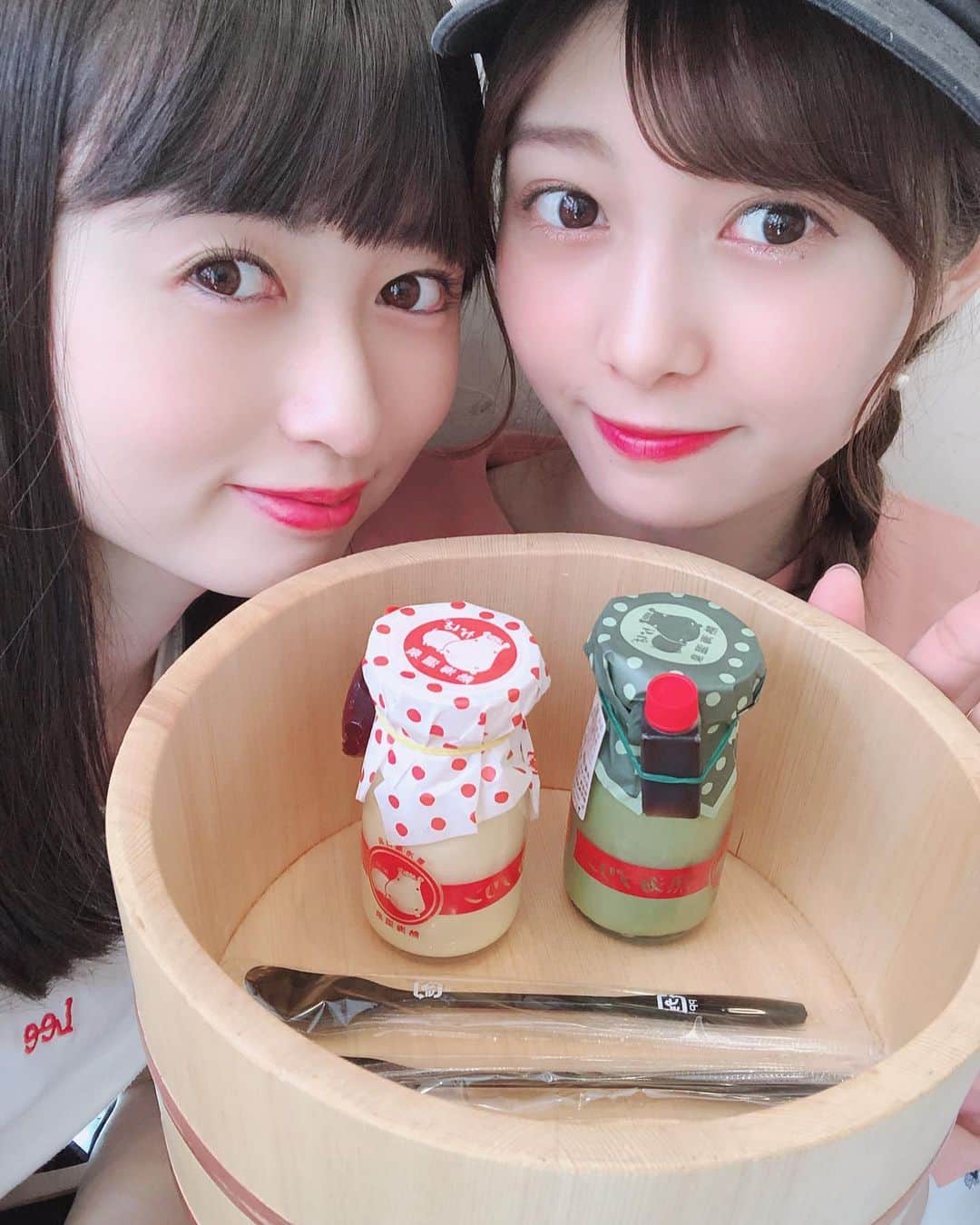 松川星さんのインスタグラム写真 - (松川星Instagram)「この前のお休みの日 ひなと熱海に行ったよ〜︎︎︎︎︎☺︎ プリン屋さん！並んだけど抹茶の味が上品でとってもおいしかった〜︎︎︎︎︎☺︎」10月4日 21時09分 - akarin__rin