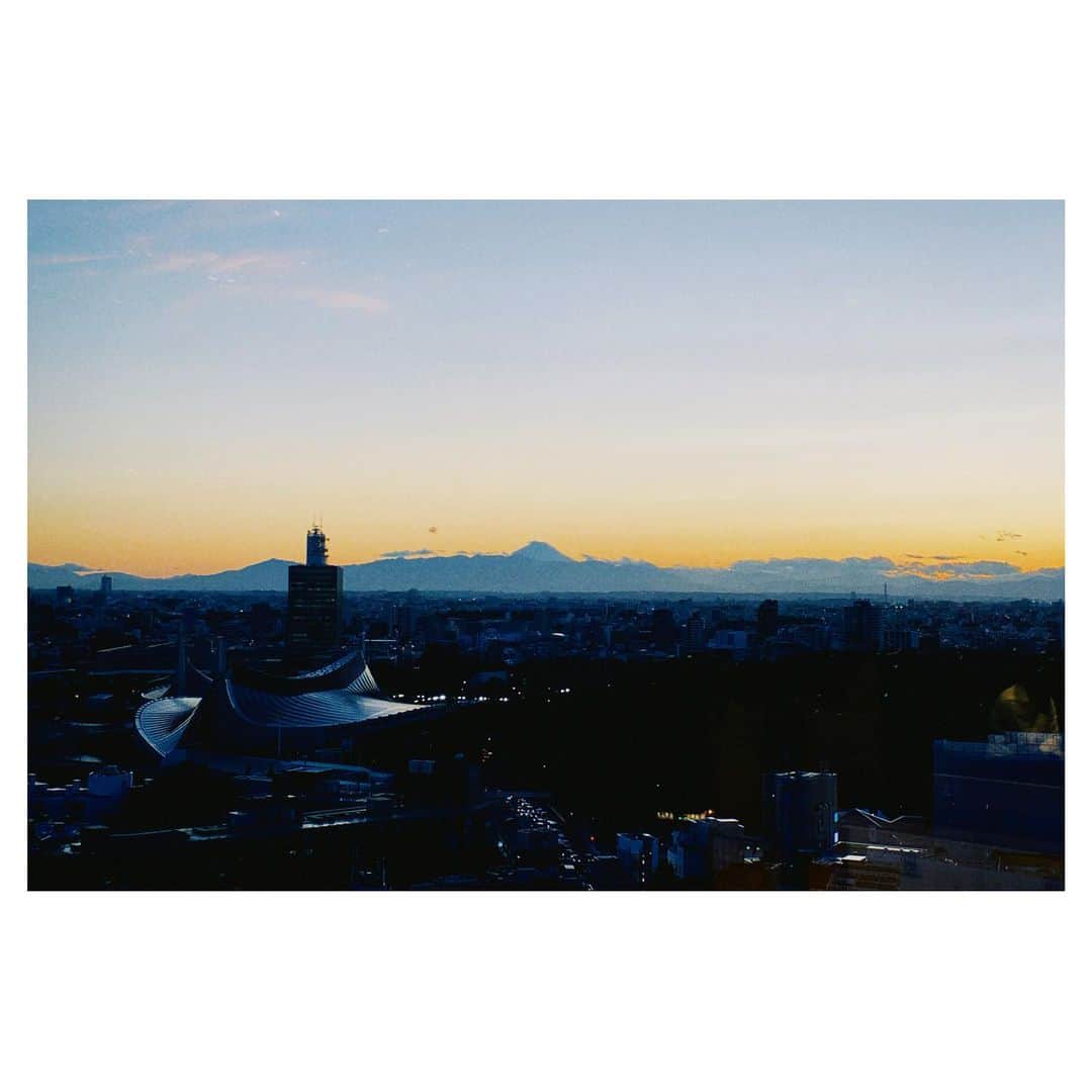 工藤大輝のインスタグラム：「I could see Mt.Fuji from Harajuku. 見えないと思ってたモノも 見方を変えれば見えるかも」