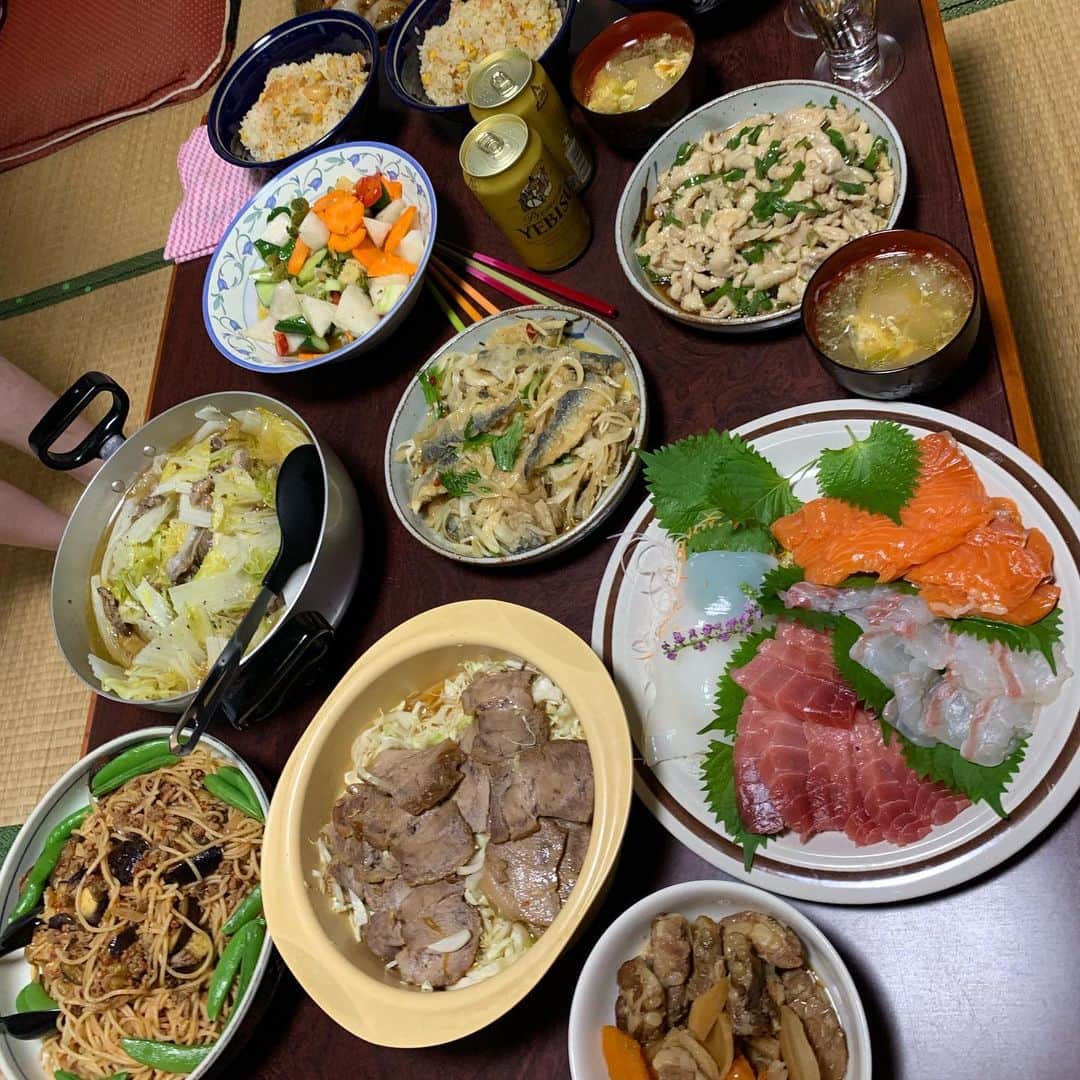 もえのあずきさんのインスタグラム写真 - (もえのあずきInstagram)「ますぶち家にて爆食三姉妹プライベート大食い💓笑 しょうこママいつも美味しすぎるごはんありがとう🥺💓 横浜で親戚のおじさまがやってはる惣菜はたのさんの手作り料理も最高🥰💕 なおちゃんハピバ🎂🎂🎂 #爆食三姉妹 #大食い女子#大食い#横須賀#惣菜はたの#japanesegirl #bigeater」10月4日 22時24分 - moeazukitty