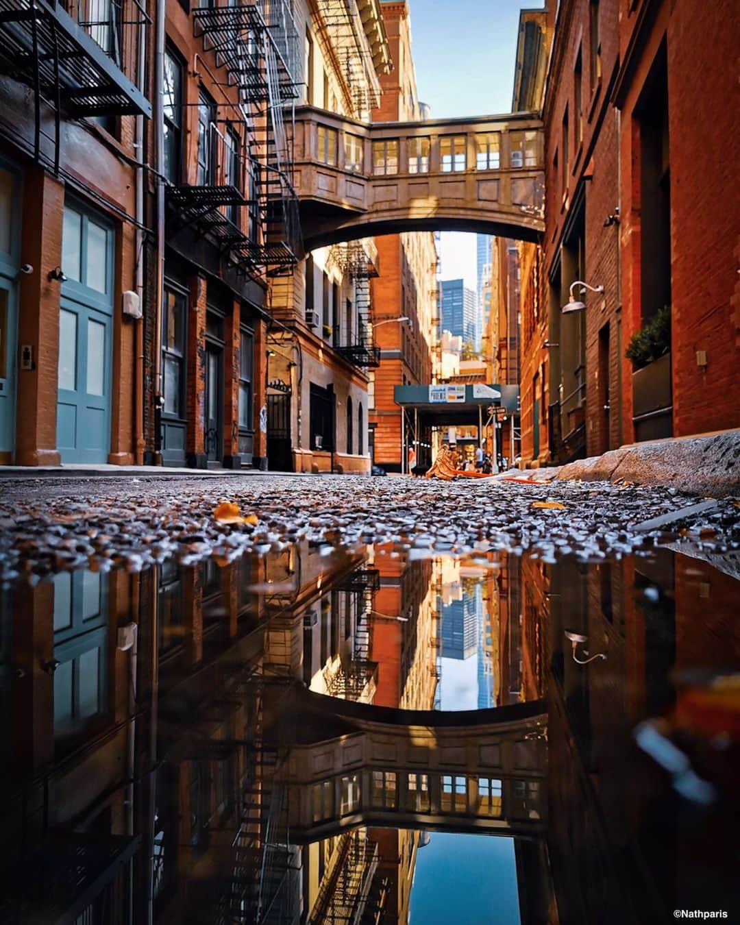 nathparisのインスタグラム：「Exploring Staples Street. A small street as I like surrounded by red brick buildings.」