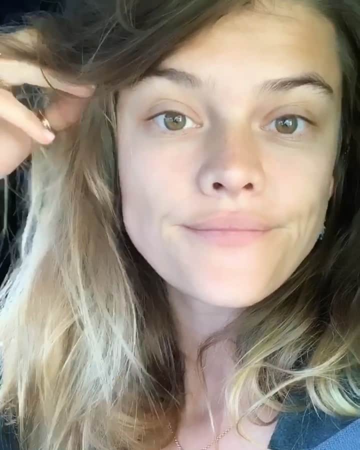 ニーナ・アグダルのインスタグラム：「Rise and shine or don’t」