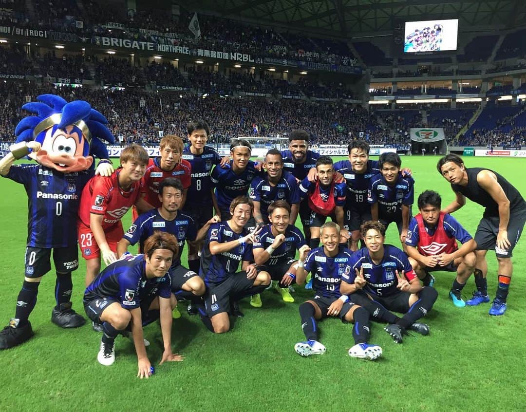パトリックのインスタグラム：「チームのみんな勝利おめでとう。ガンバ大阪いくぞ！Parabéns a toda equipe pela vitória vamos gamba Osaka!! 🙏💪😊🔵⚫️」
