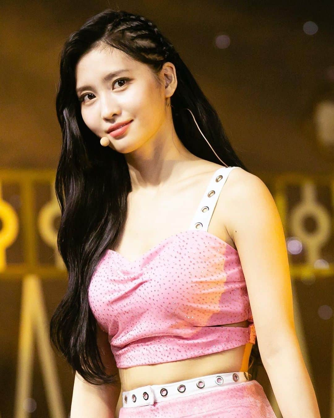 モモさんのインスタグラム写真 - (モモInstagram)「♡ [Official] 190929 - SBS Inkigayo Website Update -  #MOMO #트와이스 #모모 #平井もも #もも #TWICE © sbs」10月4日 23時10分 - momojype