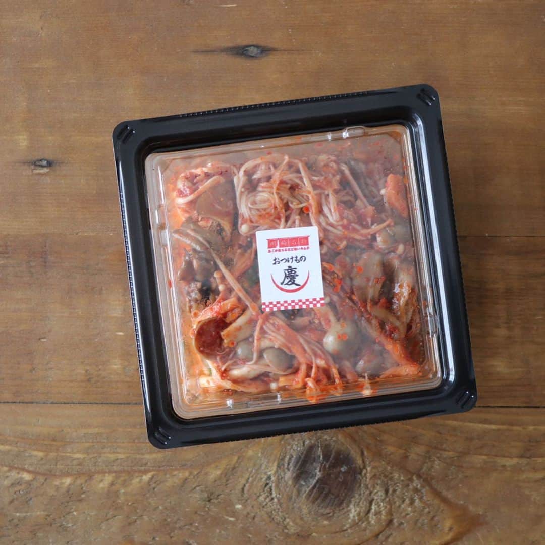 まいちくさんのインスタグラム写真 - (まいちくInstagram)「2019.10.3☀︎ ． ． gm(｡>∀<｡)♡ ． ． ． この前のおゆはんの一品。 ． ◎豚キノコキムチ ． アンバサダーをおつとめしている行列のできるキムチ専門店「おつけもの慶」さんの#キノコキムチ を使って豚キムチを作りました。 ． 豚肉(200g）に塩・胡椒で軽く下味を付けておけばこのパックひとつでも味がしっかり決まるので調味料としても重宝できます。 キノコキムチ以外に使った野菜はネギ1本とモヤシ半袋のみ。 これだけでボリューム満点の一品になりますよ👍 ． ． @otsukemonokei さんのプロフからも公式サイトに飛べますのでぜひチェックしてみてくださいね。 ． ． ． ． ． ． #豚キムチ#豚キノコキムチ #キノコキムチ#夕食 #おゆはん#foodstagram#instafood #delistagrammer#kurashiru#locari #フーディーテーブル#おうちごはん #igersjp#ellegourmet #ouchigohanlover #マカロニメイト#ご飯でエールを #yummy#yum#foodporn #homecooking #japanesefood#foodlovers#foodie #おつけもの慶#慶キムチの素レシピ#慶キムチの素 #秋が旬の素材をつかった #PR」10月5日 10時38分 - maichiku3