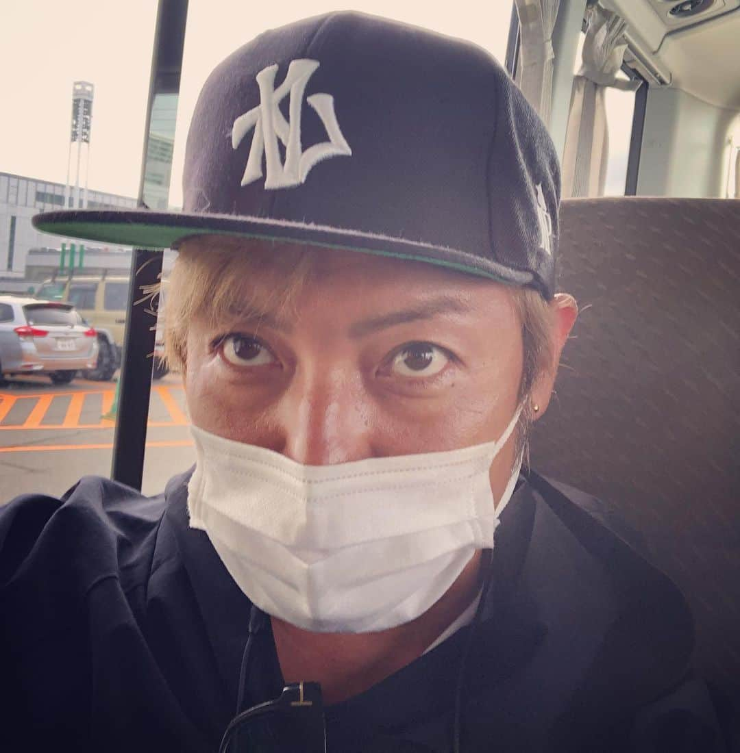 つるの剛士さんのインスタグラム写真 - (つるの剛士Instagram)「またまた札幌。寒、 1週間前と気温が全く違う。  #札幌キャップ」10月5日 9時18分 - takeshi__tsuruno