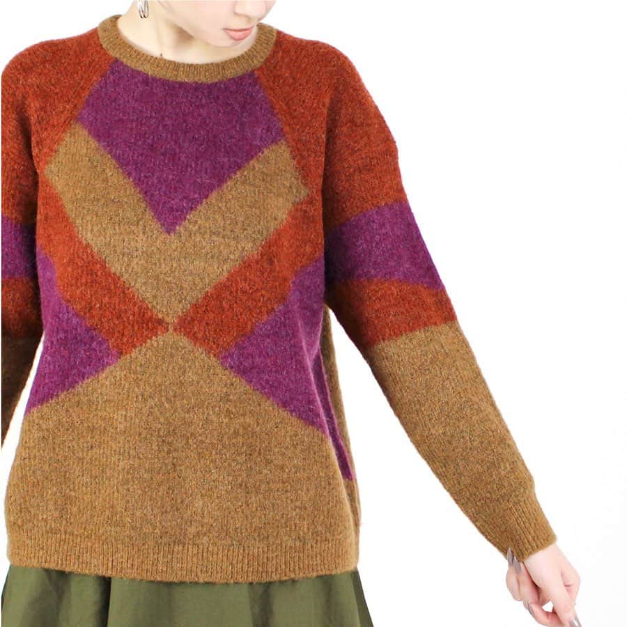 Luxe armoire capriceさんのインスタグラム写真 - (Luxe armoire capriceInstagram)「Autumn color knit 🍂  ニットから始める秋支度💐 ほどよい毛足の長さが女性らしく、柔らかな印象に仕上げてくれる3カラーのニット。 ウエストインの旬な着こなしがおすすめ🍁  Knit ¥25,300(税込) MKT studio Pants ¥17,600(税込) TOKI&NABI  公式webサイトでは、秋ムードと今年らしさをプラスする「カラーニット」をご紹介中💐 ▶︎ @luxe_armoirecaprice_official  プロフィール リンクより公式サイトをご覧ください。 . #luxearmoirecaprice #リュクスアーモワールカプリス  #秋スタイル #autumn #2019aw #newitem #大人カジュアル #instafashion #model #fashion #style #セレクトショップ #インポート #大人カジュアルコーデ #大人かわいい #大人可愛い #おしゃれ #ファッション #ニット #ニットコーデ #秋ニット #秋コーデ #モデル #ootd #今日のコーデ #インポートファッション #ヨーロッパブランド #tokiandnabi #mktstudio」10月5日 9時32分 - luxe_armoirecaprice_official