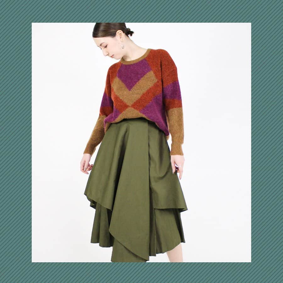 Luxe armoire capriceのインスタグラム：「Autumn color knit 🍂  ニットから始める秋支度💐 ほどよい毛足の長さが女性らしく、柔らかな印象に仕上げてくれる3カラーのニット。 ウエストインの旬な着こなしがおすすめ🍁  Knit ¥25,300(税込) MKT studio Pants ¥17,600(税込) TOKI&NABI  公式webサイトでは、秋ムードと今年らしさをプラスする「カラーニット」をご紹介中💐 ▶︎ @luxe_armoirecaprice_official  プロフィール リンクより公式サイトをご覧ください。 . #luxearmoirecaprice #リュクスアーモワールカプリス  #秋スタイル #autumn #2019aw #newitem #大人カジュアル #instafashion #model #fashion #style #セレクトショップ #インポート #大人カジュアルコーデ #大人かわいい #大人可愛い #おしゃれ #ファッション #ニット #ニットコーデ #秋ニット #秋コーデ #モデル #ootd #今日のコーデ #インポートファッション #ヨーロッパブランド #tokiandnabi #mktstudio」