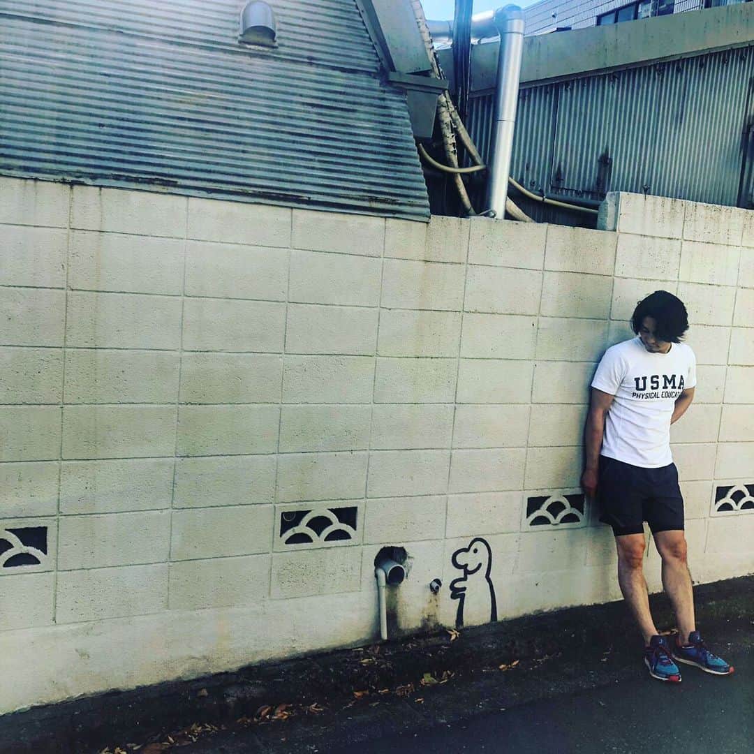 大迫一平のインスタグラム：「Banksy？  #Banksy」