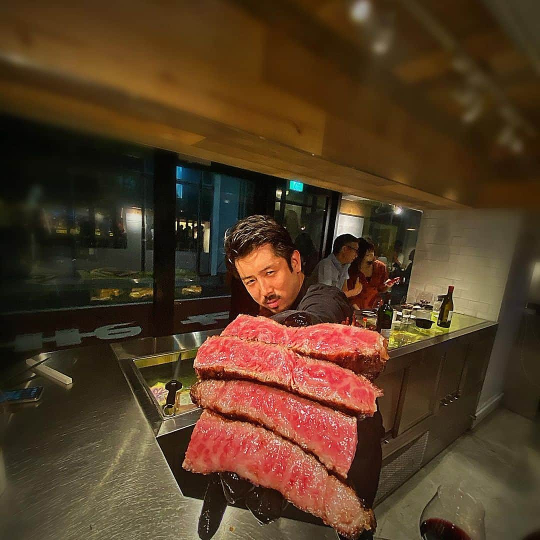 堀江貴文さんのインスタグラム写真 - (堀江貴文Instagram)「#wagyu #wagyumafia #butcherskitcheen #美味しくないわけがない #dryaged #kobebeef #神戸ビーフサーロイン130日熟成 #maldon #jospergrill #iphone11 #広角モードマジ凄い」10月5日 10時06分 - takapon_jp