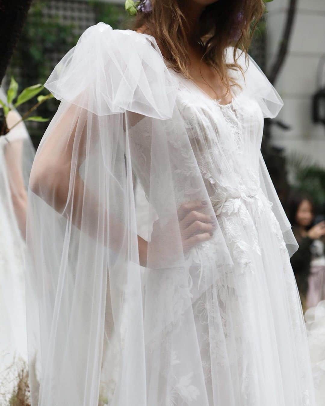 JUNOさんのインスタグラム写真 - (JUNOInstagram)「SohoのLadureeで行われた﻿ プレゼンテーションでは﻿ スリーブやショルダーパーツが﻿ チャームポイントとなるデザインのドレスが﻿ 多く見られました。﻿ ﻿ ﻿﻿ @marchesafashion﻿﻿ #nybfw﻿﻿﻿ #nybfw2020aw﻿﻿﻿ #newyork﻿﻿﻿ #juno﻿﻿﻿ #junowedding﻿﻿﻿ #wedding﻿﻿﻿ #weddingdress﻿﻿﻿ #dress﻿」10月5日 1時44分 - juno_weddingdress