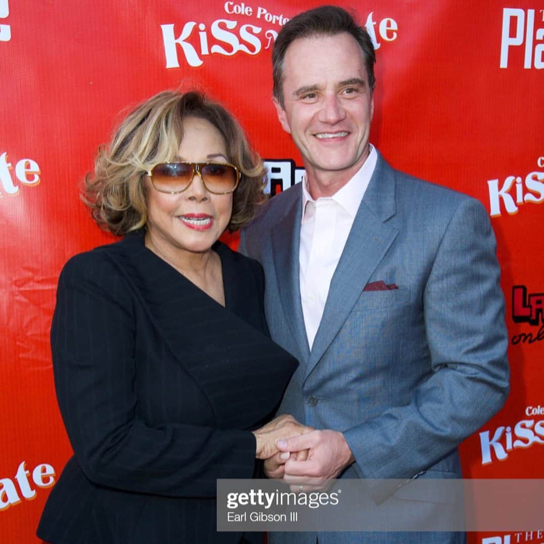 ティム・ディケイさんのインスタグラム写真 - (ティム・ディケイInstagram)「We lost a legend today. Diahann, you will be missed. Thank you for your wit, your talents, your love, your everything. Working with you for six seasons was a delight and a treasure. Godspeed, dear.  My family and I send our condolences and love to Diahann’s family.」10月5日 3時49分 - tim_dekay