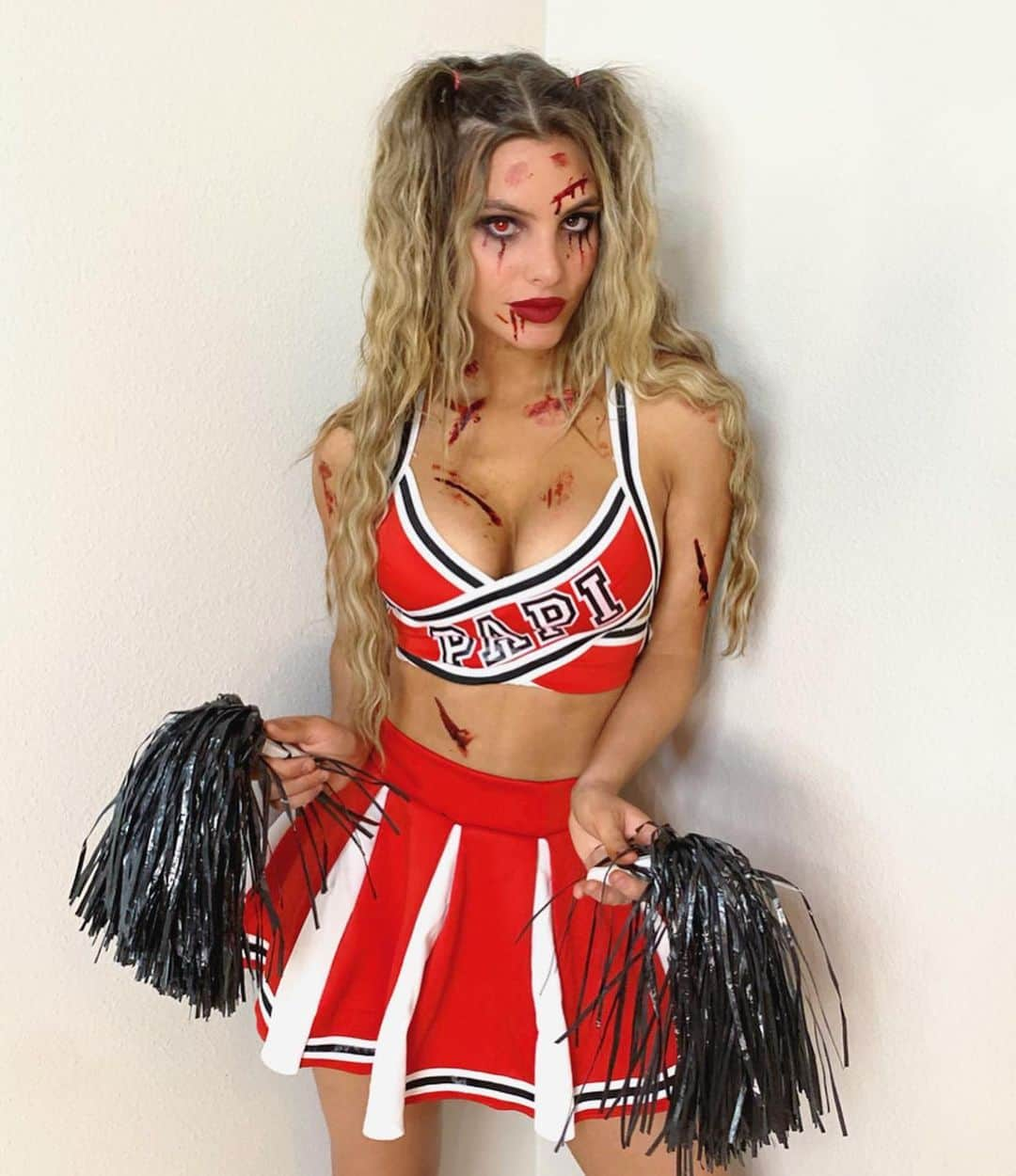 Leleponsさんのインスタグラム写真 - (LeleponsInstagram)「Halloween is near 🎃👻 (what are you gonna be?)」10月5日 4時24分 - lelepons