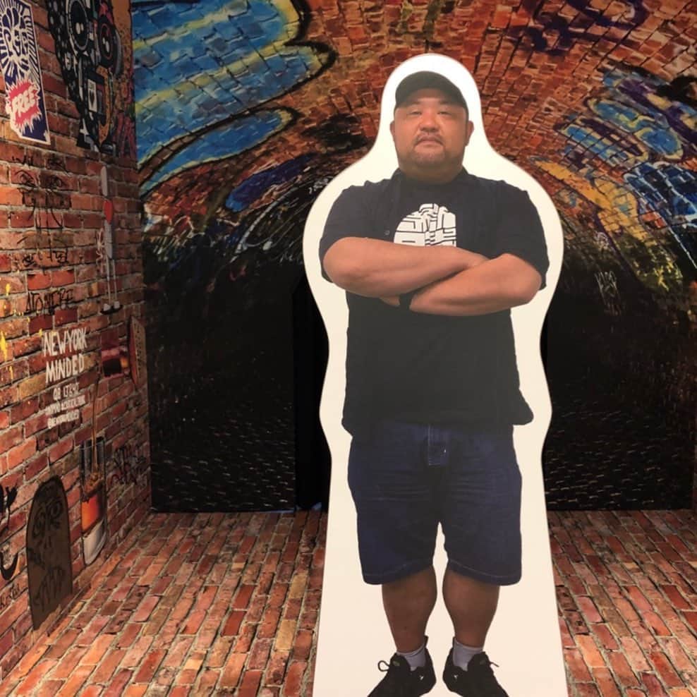 丸山ゴンザレスのインスタグラム：「開催中の池袋パルコミュージアムでの「地球のカオス展」ですが、ギャラリーツアーとサイン＆撮影会で今週末の10/5（土）、10/6（日）は在廊します。時間や参加条件については公式サイトを参照してください。 https://art.parco.jp/parcomuseum/detail/?id=304」