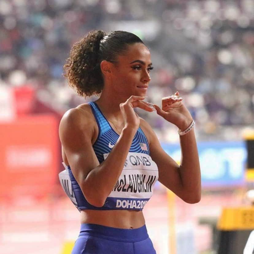 シドニー・マクローリンのインスタグラム：「This meet was the first time wearing this uniform since Rio. To say the least, this year has been full of growth. I stepped out of my old life, and grew up. In order to find yourself, you must lose. Lose races, lose people, lose hope. But in the end, it all works out. I can’t thank God enough for this gift. To everyone who helped this first season go so amazing, thank you. We will be back, next time not as a rookie. But still running like a vet. 🙏🏽❤️🇺🇸 52.23」