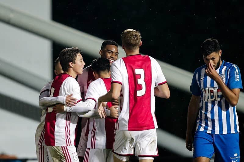 ライアン・フラーフェンベルフさんのインスタグラム写真 - (ライアン・フラーフェンベルフInstagram)「Big win, team! 🙌🏽 Glad to have scored, looking forward to the next ones! @afcajax」10月5日 6時07分 - ryanjiro_