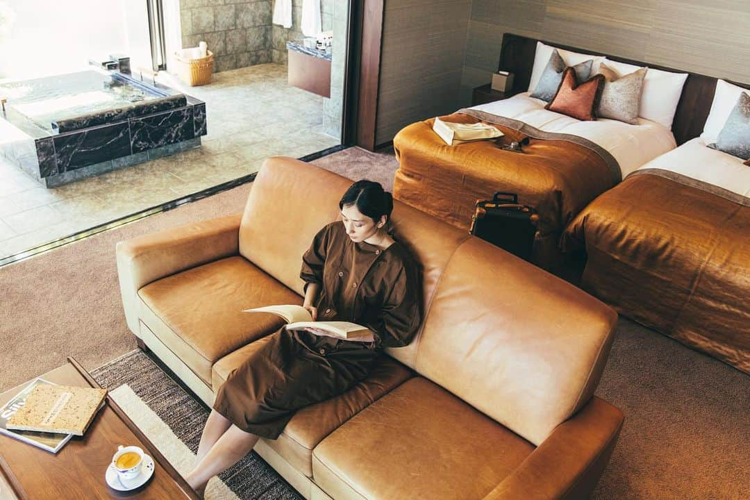 行方 久子 Hisako Namekataさんのインスタグラム写真 - (行方 久子 Hisako NamekataInstagram)「#hisakotravel #hisako_travel2019  @hiramatsuhotels_resorts_atami には、こんな落ち着いたお部屋もあるよ。この写真を見てたら、和栗のモンブラン食べたくなってきた🌰」10月5日 7時14分 - hisakonamekata