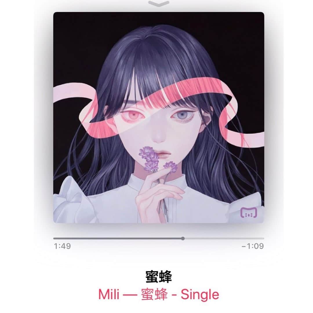 紺野真弓のインスタグラム：「Mili様 @projectmili の新曲「蜜蜂」のアートワークを担当させていただきました！ Artwork for Mili's new song '蜜蜂 Mitsubachi (Honey Bee) '」