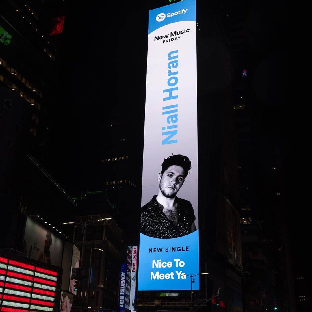 ナイル・ホーランのインスタグラム：「Cheers @spotify ! Thanks for all the love with the billboard and New Music Friday 🙏🏻」