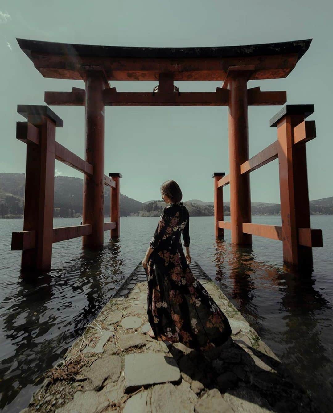 澤田友美さんのインスタグラム写真 - (澤田友美Instagram)「. gateway . . #hakone #九頭龍神社」10月5日 8時14分 - tomomi__sawada