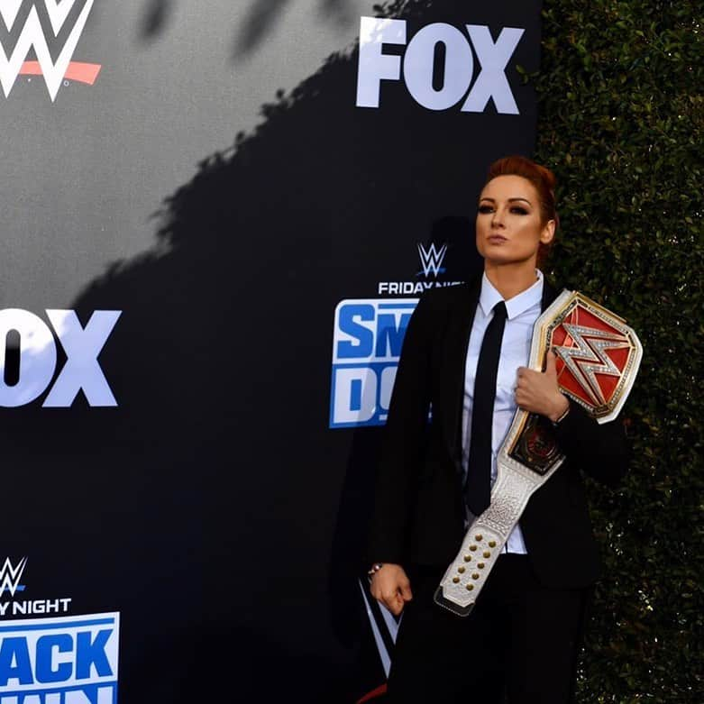 レベッカ・ノックスさんのインスタグラム写真 - (レベッカ・ノックスInstagram)「Handling business」10月5日 8時24分 - beckylynchwwe