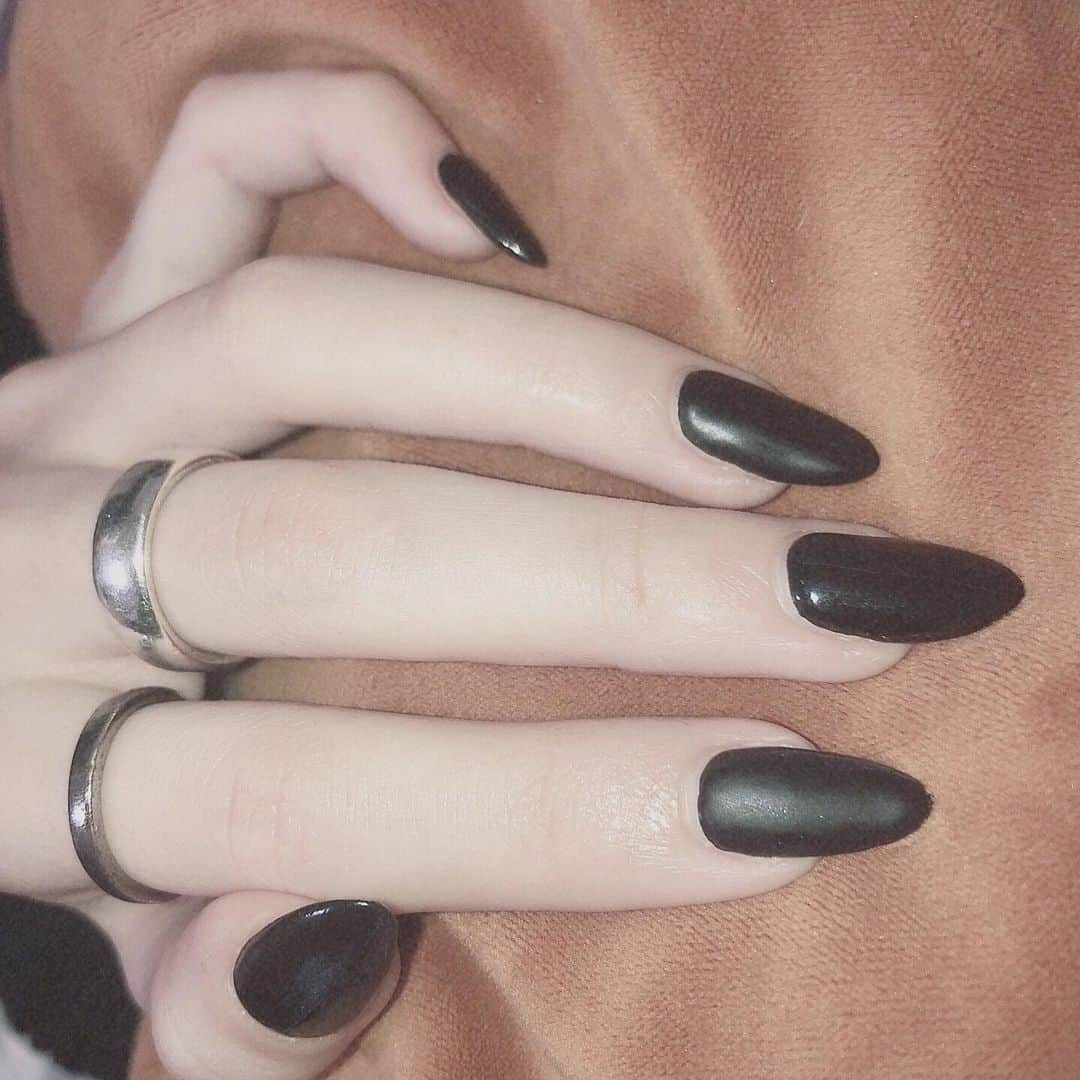 ジャスミンゆまさんのインスタグラム写真 - (ジャスミンゆまInstagram)「♡♡♡ · · · 今回はブラック一色のマット  #newnail #マットネイル #ブラックネイル  #シンプルネイル」10月5日 20時02分 - yjw.chos