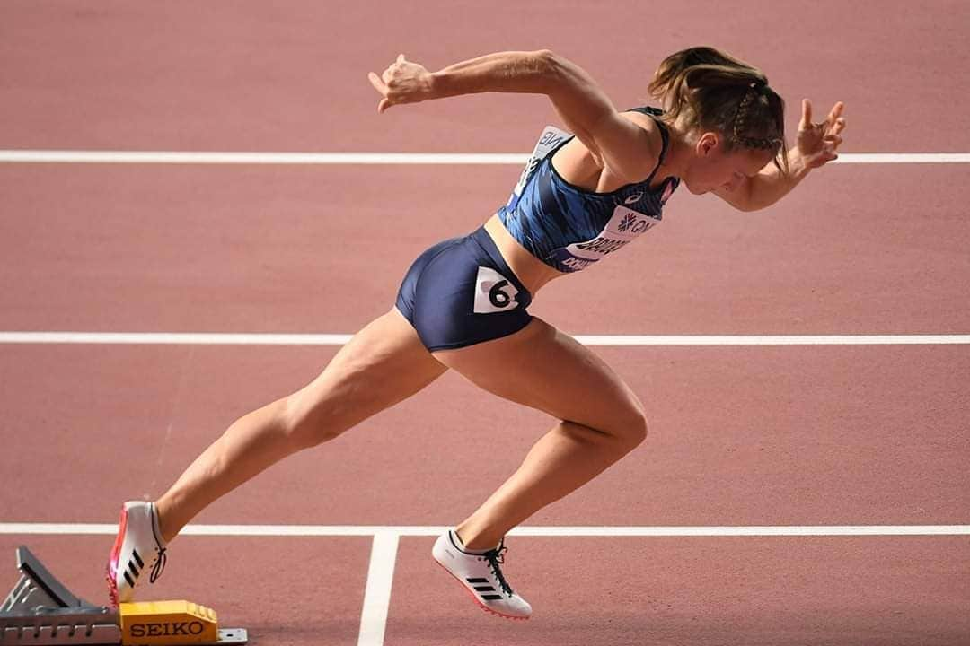 Amandine BROSSIERさんのインスタグラム写真 - (Amandine BROSSIERInstagram)「Tous devant vos écrans ce soir à 18h55 (heure française, France 4)! Je serai au départ de notre relais 4x400m 🇨🇵🔥 Atteindre la finale nous permettrait une qualification directe pour les Jeux Olympiques 2020. 📸 Philippe Millereau & Stéphane Kempinaire / KMSP / FFA」10月5日 18時30分 - amandine.brossier