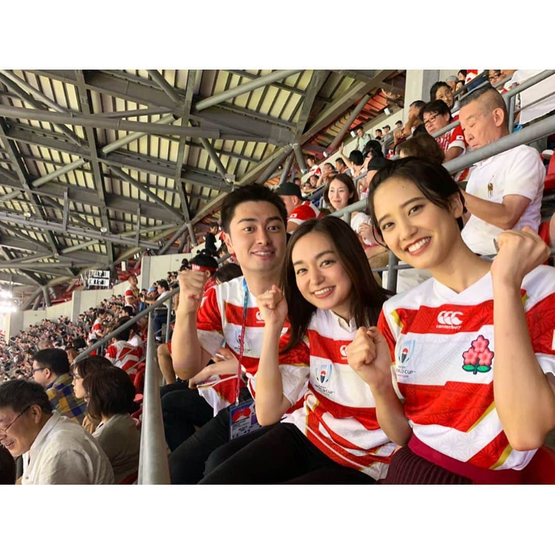 山崎紘菜さんのインスタグラム写真 - (山崎紘菜Instagram)「. 間も無くラグビーW杯 日本vsサモア戦です！！ 今日はGoing!チームの皆さんと一緒に応援します📣！！ 今日のGoing!で吉報がお届けできますように… 頑張れ日本〜〜🇯🇵 #Going! #日テレ  #RWC2019 #後藤アナウンサー さん #弘アナウンサー さん」10月5日 19時10分 - hirona_yamazaki