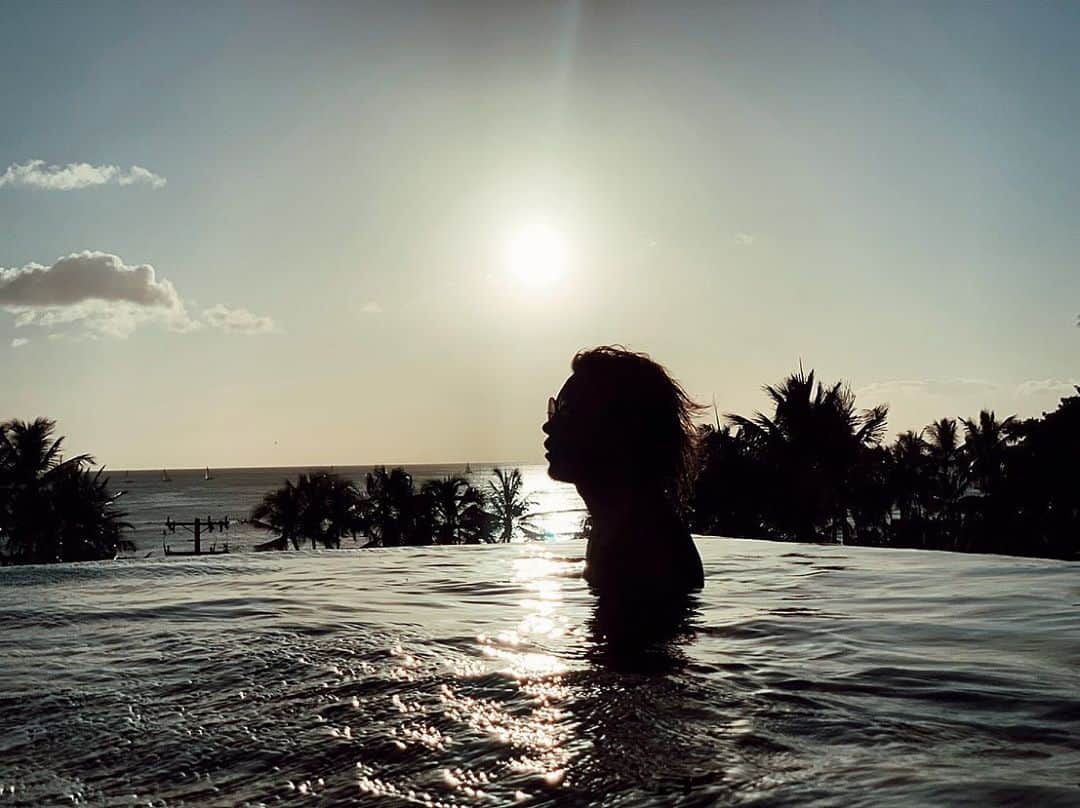 鈴木大二朗さんのインスタグラム写真 - (鈴木大二朗Instagram)「空と太陽と海と俺。 #うざいっしょ #笑笑」10月5日 19時04分 - daijiro.s