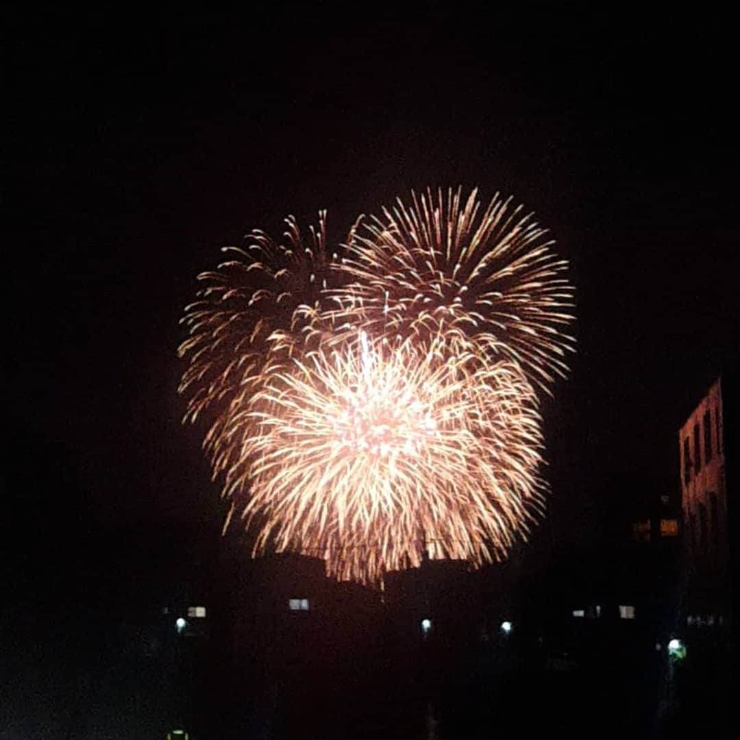 長江愛美さんのインスタグラム写真 - (長江愛美Instagram)「おそらく今年ラスト🎆 まさかのお家から見えた😆 きゅん💕」10月5日 19時24分 - manamin.512