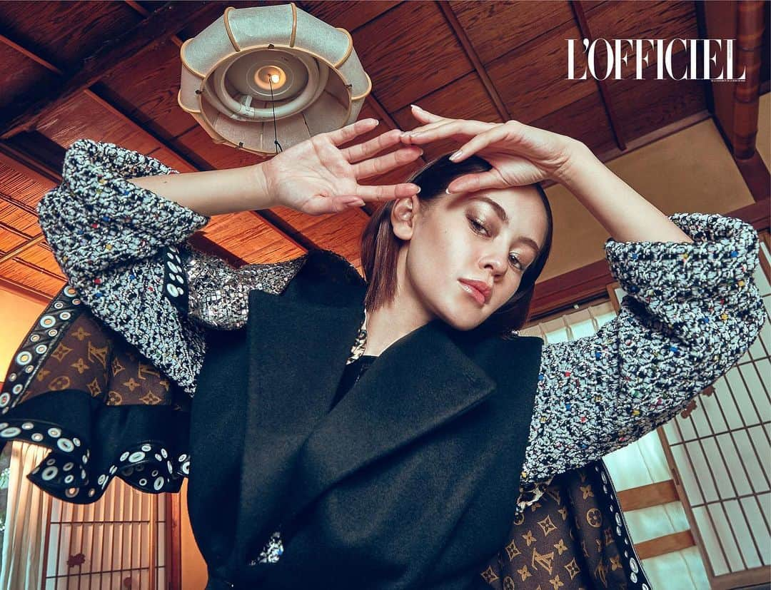 emmaさんのインスタグラム写真 - (emmaInstagram)「@lofficielsingapore October issue❤️」10月5日 11時09分 - okss2121