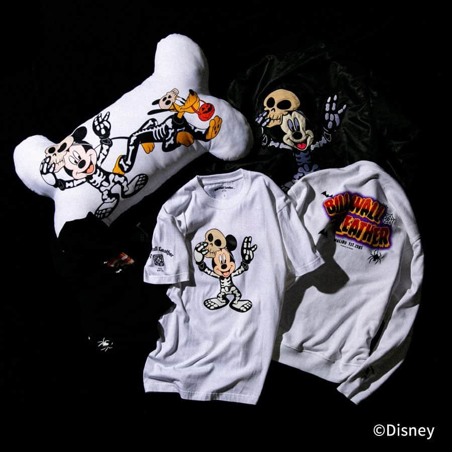 Bill Wall Leather × BEAMSさんのインスタグラム写真 - (Bill Wall Leather × BEAMSInstagram)「【 Bill Wall Leather / Disney Collection 】 For the first time in 10 years, the second round of special items from the previously popular <Disney> and <Bill Wall Leather> collaboration will be released for a limited time only. This horror themed collection of items features Mickey and Pluto, dressed up in skull costumes, pretending to be monsters. There will be 5 types of products: T-shirts, long sleeved T-shirts, sweats, team jackets, and cushions. Pre-order sales will begin on October 8th (Tuesday), on the BEAMS official online store. ⇨ https://www.beams.co.jp/news/1670/ They will also be sold at the same time from October 18th (Friday) at BEAMS Taiwan, Breeze Nan Shan atre, a store which carries <Bill Wall Leather>. There will also be a limited special popup corner from October 18th (Friday) at BEAMS Fukuoka, and from October 25th (Friday) at BEAMS Sendai. __________ 【 Bill Wall Leather / Disney Collection 】 前回人気を博した＜Disney＞と＜Bill Wall Leather＞のスペシャルアイテム第2弾が、10年ぶりに期間限定で登場します。 今回は、スカルコスチュームを纏いモンスターに扮したホラーテイストのミッキーとプルートが主役のアイテム群。Tシャツ、ロングスリーブTシャツ、スエット、スタジアムジャンパー、クッションの全5型を展開します。 10月8日(火)より、ビームス公式オンラインショップにて先行予約販売をスタート。 ⇨ https://www.beams.co.jp/news/1670/ 10月18日(金）より＜Bill Wall Leather＞展開店舗、ビームス 台湾 微風南山アトレ店でも同時発売となります。 また、10月18日(金）よりビームス 福岡、10月25日(金)よりビームス 仙台の2店舗で、期間限定スペシャルポップアップコーナーを設置します。 #billwallleather #disney #beams」10月5日 11時36分 - billwallleather_beams