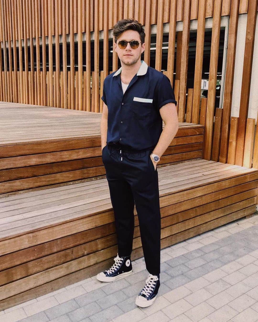 ナイル・ホーランのインスタグラム：「feels good to have music out again. Huge thank you for the amazing immediate reaction. Let’s get this song streamed and downloaded out of its mind and up those charts. It would mean a hell of a lot to me. Love you all xx. 📸 @christiantierney」