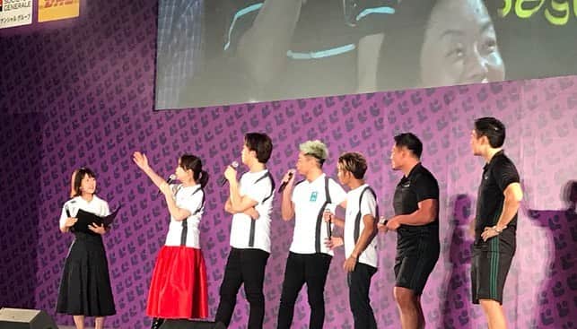 小椿希美のインスタグラム：「・ 先日のラグビーイベントの 写真をいただきました✨ 楽しかったなぁ☺️☺️☺️ ・ スポーツは、 アナウンサーとしての はじまりでもあるので ずっと大切にしていきたいし 大好きな仕事です。 ・ 今日は、 ラグビーワールドカップ 日本代表戦🇯🇵 19時半から豊田スタジアムで 試合があります✨ スカイホール豊田では、 パブリックビューイングも あります🏉 前回の日本戦もたくさんの方がいらっしゃって、安全のため 入場規制が行われていました。 今日は、少しでもたくさんの 方が入れるように観戦エリアを 広げるとのことでしたが、 早めに行くことを おススメします！ ・ そして、自称 松本山雅を全力応援する アナウンサーとしては… 今日は、Jリーグも 気になります😂 J1に再び昇格した山雅が 現在17位とJ2降格圏にいます。 アウェー仙台戦。 絶対に勝ってほしい！！ 仙台には、元山雅選手も いるのでいつもなら どっちも選手個人を応援していますが 今日は引き分けじゃなくて 勝ち。絶対に山雅の勝ちがいい。 こちらは、 14時からキックオフです⚽️ ・ 私もがんばれがんばれ 言ってるだけじゃなく 自分のお仕事を 今日もしっかりやって 闘う日本代表と松本山雅を 全力で応援します！ 写真3枚目は、 世界ランキング2位の アイルランドに 日本が逆転した瞬間です✨ 今日も、日本が 松本が嬉しい  歓喜に包まれますように😊 ・ #ラグビーワールドカップ2019 #ラグビー日本代表#サモア #愛知県#豊田市  #スカイホール豊田#豊田ファンゾーン#ソナーポケット #松本山雅#ベガルタ仙台」