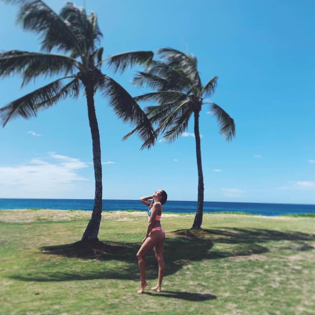 アリッサ ウーテンのインスタグラム：「Much need ☀️」