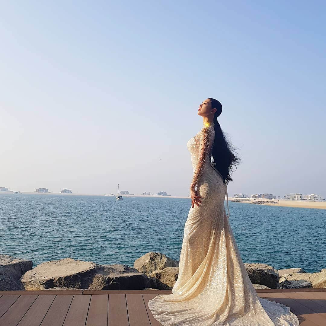 クララさんのインスタグラム写真 - (クララInstagram)「#mermaid #claraindubai」10月5日 11時44分 - actressclara