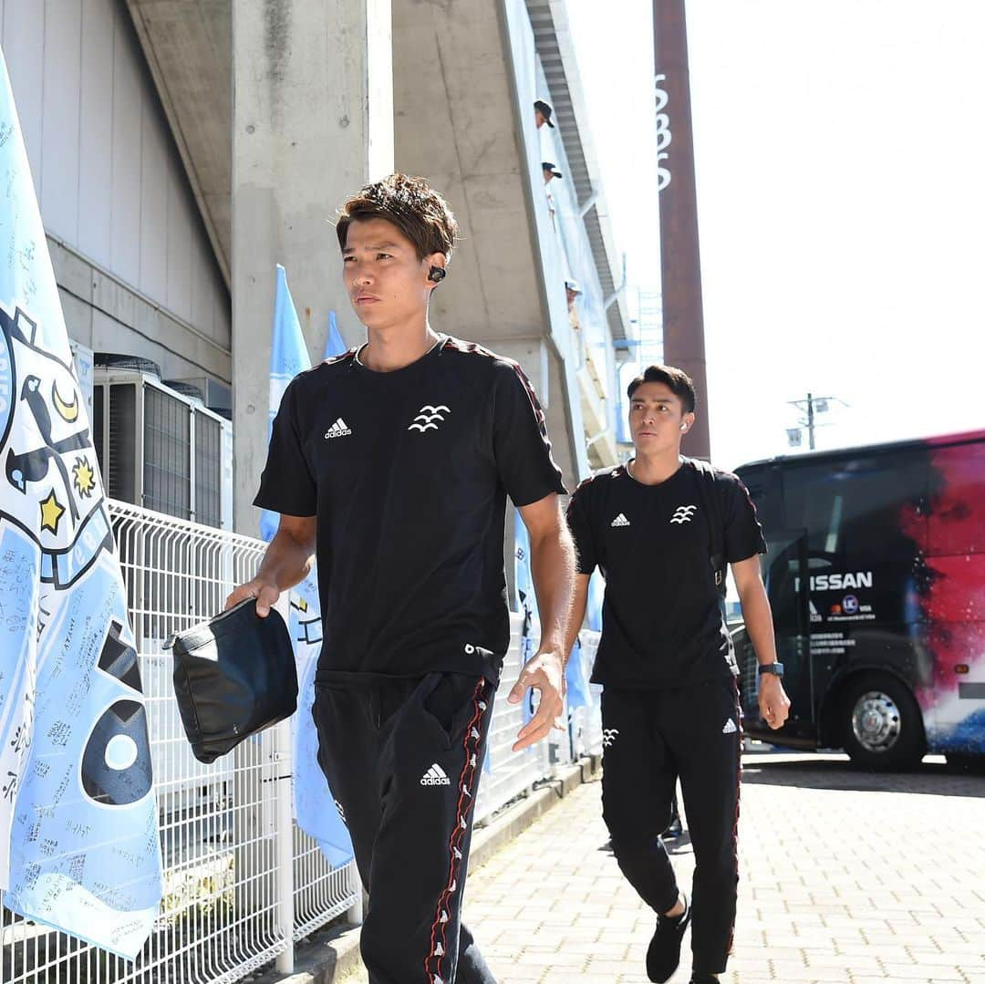 横浜F・マリノスさんのインスタグラム写真 - (横浜F・マリノスInstagram)「🏟🚌﻿ #fmarinos #jleague #Jリーグ #アンジェポステコグルー #angepostecoglou #boss #エリキ #erik #ティーラトン #theerathon #扇原貴宏 #伊藤槙人 #チアゴマルチンス #thiago #広瀬陸斗」10月5日 12時36分 - yokohamaf.marinos