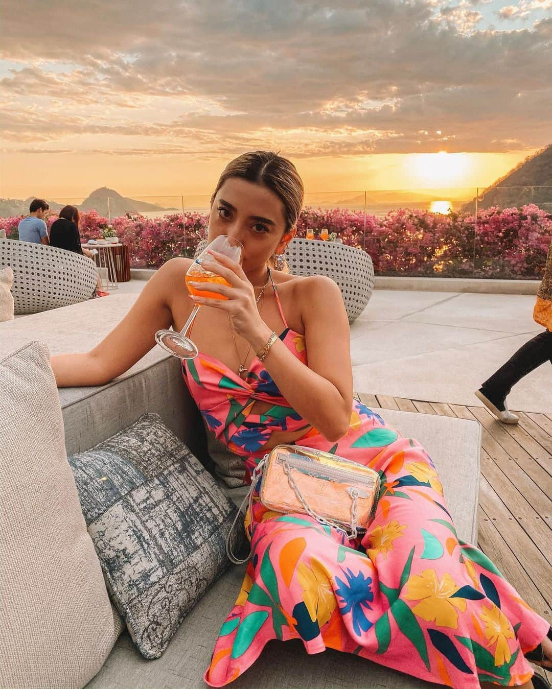 植野有砂さんのインスタグラム写真 - (植野有砂Instagram)「Beautiful sunset and favorite dress💓 wearing @lpa @revolve at the cocktail party🍸このドレスすごくお気に入り💓LPAのだよ！revolveで日本からも買えます😆🔥 #lpairl #revolveme」10月5日 12時31分 - alisaueno