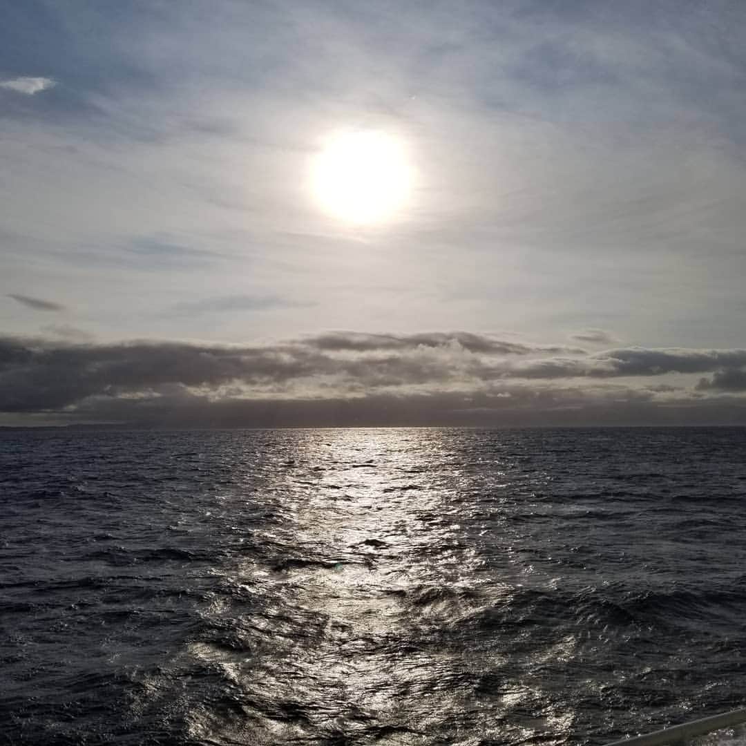 大鷲透のインスタグラム：「ここの海とここの海。」
